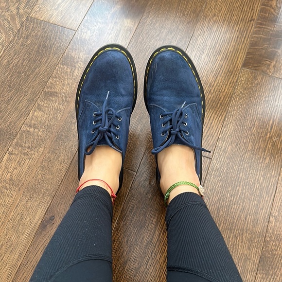 Almost new Suede Oxford Dr Martens - Picture 2 of 7